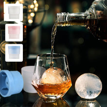Load image into Gallery viewer, Stackable Circular Ice Hockey Mold
