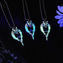 Load image into Gallery viewer, Glowing Wolf Necklace