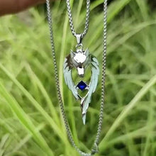 Load image into Gallery viewer, Glowing Wolf Necklace
