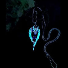 Load image into Gallery viewer, Glowing Wolf Necklace