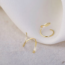 Load image into Gallery viewer, Spiral Hoop Twist Earrings