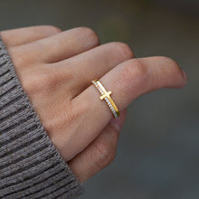 Load image into Gallery viewer, Never Quit Cross Ring