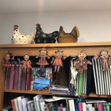 Load image into Gallery viewer, Halloween Vintage Bunting Wooden