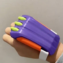 Load image into Gallery viewer, Radish Wolf Claw