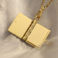Load image into Gallery viewer, Openable Book Necklace