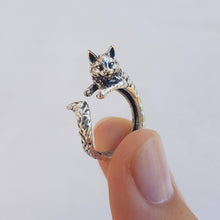 Load image into Gallery viewer, Adjustable Hugging Feline Ring