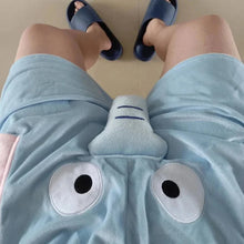 Load image into Gallery viewer, Unisex Screaming Couple Flying Elephant Shorts