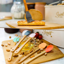 Load image into Gallery viewer, Silicone Spatula With Wooden