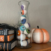 Load image into Gallery viewer, Halloween Monster Øyeballer i Filt