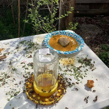 Load image into Gallery viewer, Bee Feeder For Regular Mouth Mason Jar