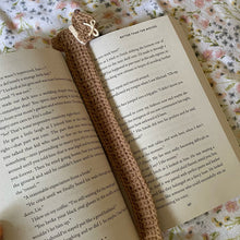 Load image into Gallery viewer, Crochet Dachshund Bookmark