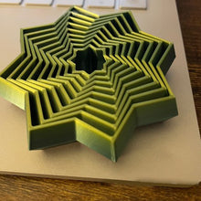 Load image into Gallery viewer, Articulated Star Fidget Toy