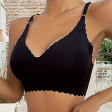 Load image into Gallery viewer, Women's Solid Scallop Trim Wireless Push Up Bra