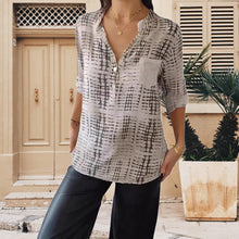 Load image into Gallery viewer, Casual Pockets Pleated Blouses