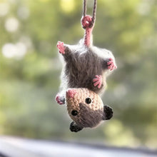 Load image into Gallery viewer, Forsalg>>Opossum Bilpynt