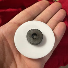 Load image into Gallery viewer, Spinner Magnet Brosje