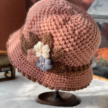 Load image into Gallery viewer, French Thicken Women's Flowers Knitted Woolen Hat