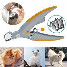 Load image into Gallery viewer, ILLUMINATED NAIL CLIPPER