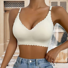 Load image into Gallery viewer, Women's Solid Scallop Trim Wireless Push Up Bra
