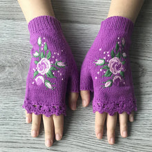 Load image into Gallery viewer, Hand Embroidered Gloves