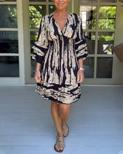 Load image into Gallery viewer, V neck three quarter sleeve dress