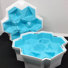 Load image into Gallery viewer, Dice Shape Ice Cube Tray