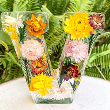 Load image into Gallery viewer, Nattlys med tørkede blomsterbokstaver