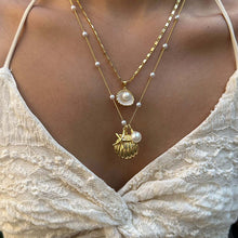 Load image into Gallery viewer, Vintage Mermaid Pearl Shell Necklace