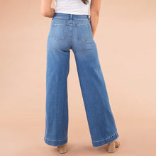 Load image into Gallery viewer, Seamed Front Wide Leg Jeans
