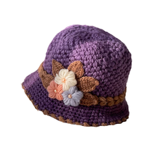 Load image into Gallery viewer, French Thicken Women's Flowers Knitted Woolen Hat