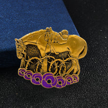 Load image into Gallery viewer, Limited Edition War Horse Remembered Brooch