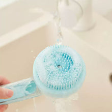 Load image into Gallery viewer, Press-to-Dispense Bath Brush (18 cm)