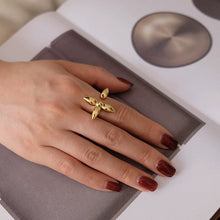 Load image into Gallery viewer, Four-Leaf Clover Ring