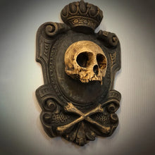 Load image into Gallery viewer, Hanging Skull Plaque