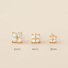 Load image into Gallery viewer, Mini Flower Stud Earrings