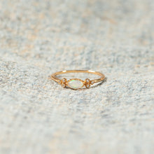 Load image into Gallery viewer, Flower Leaf Opal Ring