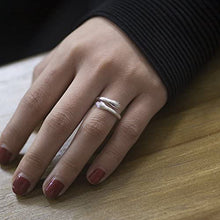 Load image into Gallery viewer, Couple Hug Ring