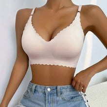 Load image into Gallery viewer, Women's Solid Scallop Trim Wireless Push Up Bra