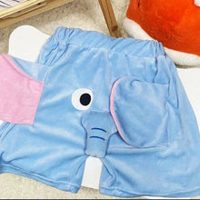 Load image into Gallery viewer, Unisex Screaming Couple Flying Elephant Shorts