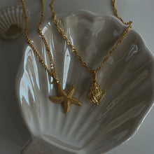 Load image into Gallery viewer, Vintage Mermaid Pearl Shell Necklace
