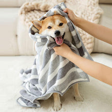 Load image into Gallery viewer, Striped Pattern Pet Bath Towel