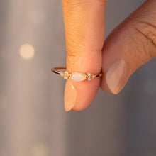 Load image into Gallery viewer, Flower Leaf Opal Ring