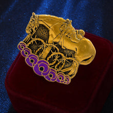 Load image into Gallery viewer, Limited Edition War Horse Remembered Brooch