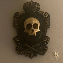 Load image into Gallery viewer, Hanging Skull Plaque