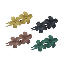Load image into Gallery viewer, Vintage Floral Hair Clip for Women