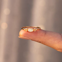 Load image into Gallery viewer, Flower Leaf Opal Ring