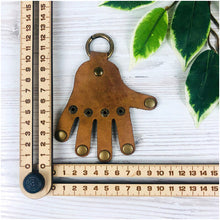 Load image into Gallery viewer, Creative Palm Keychain