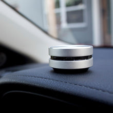 Load image into Gallery viewer, Magnetisk bærbar, trådløs Bluetooth-høyttaler med beinledning