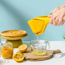 Load image into Gallery viewer, Lemon Squeezer