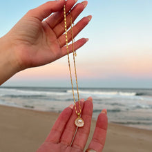 Load image into Gallery viewer, Vintage Mermaid Pearl Shell Necklace